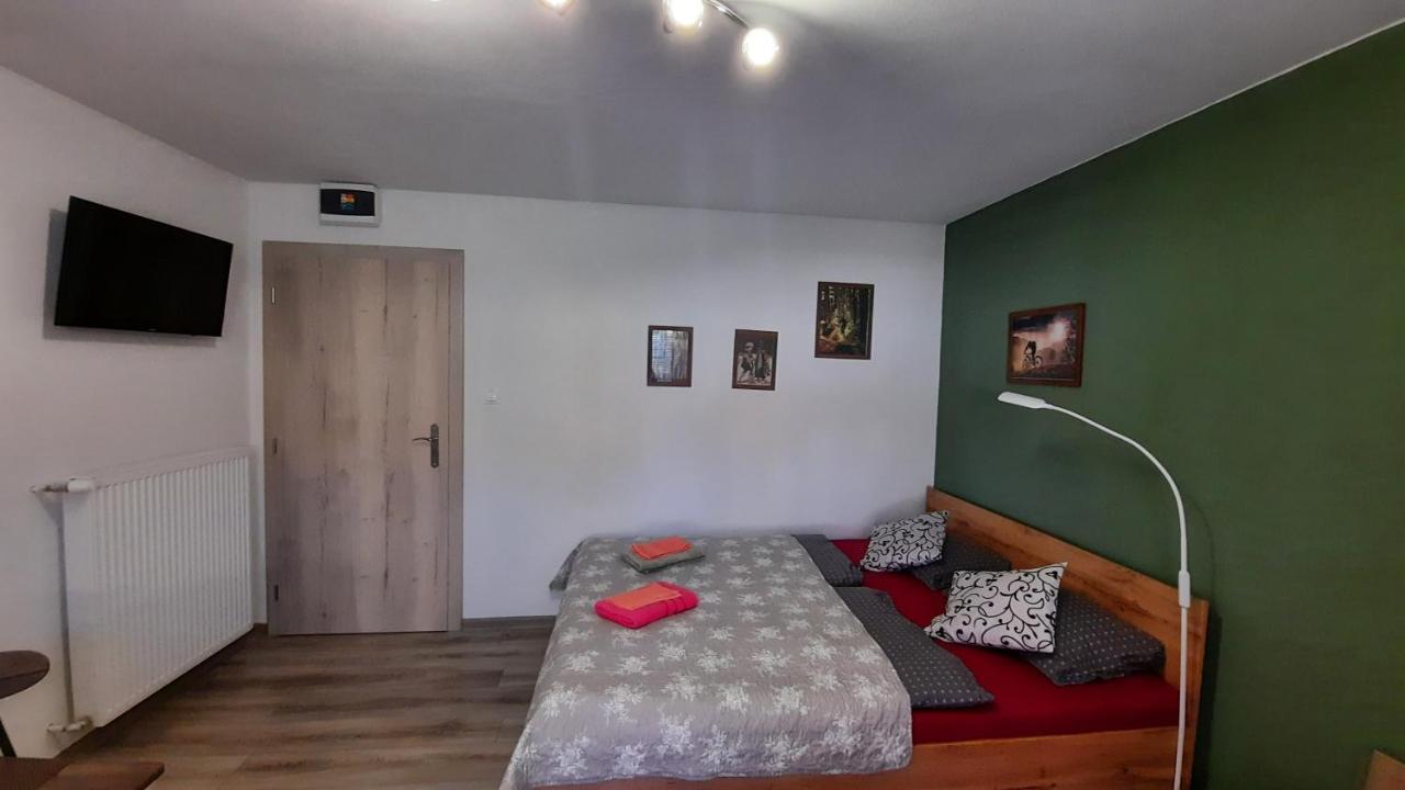 Bike Apartments 1 Hodrusa Екстер'єр фото
